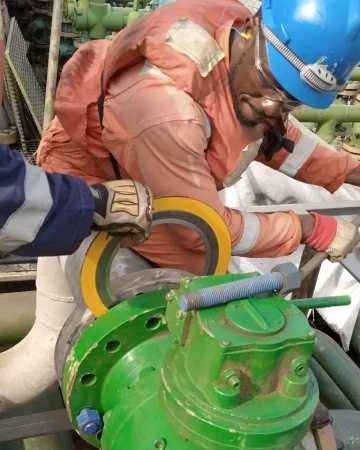 Airyolk - maintenance engineers on duty